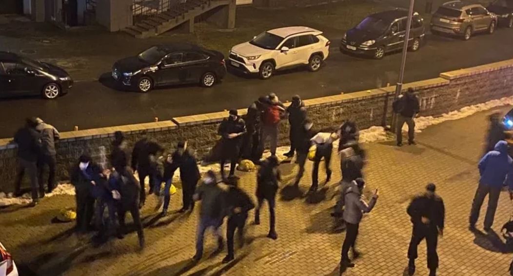 Правоохранители сообщили о задержании 16 человек во время дворовых акций протеста в Минске
