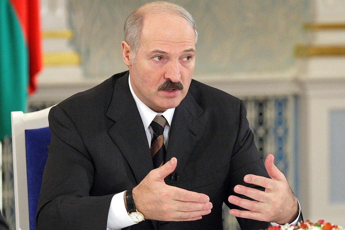 Лукашенко: в Беларуси все готово к выдаче биометрических паспортов