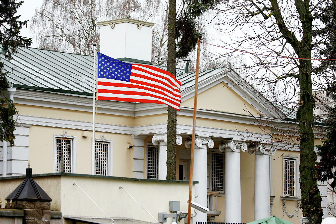 Посольство США считает нелегитимным проведение ВНС без беглых оппозиционеров