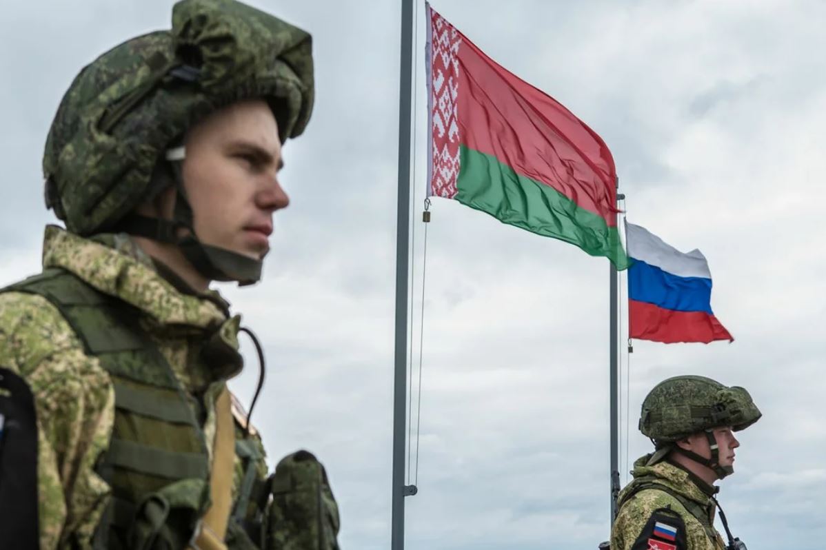 Главы оборонных ведомств Беларуси и России обсудили совместную систему противовоздушной обороны