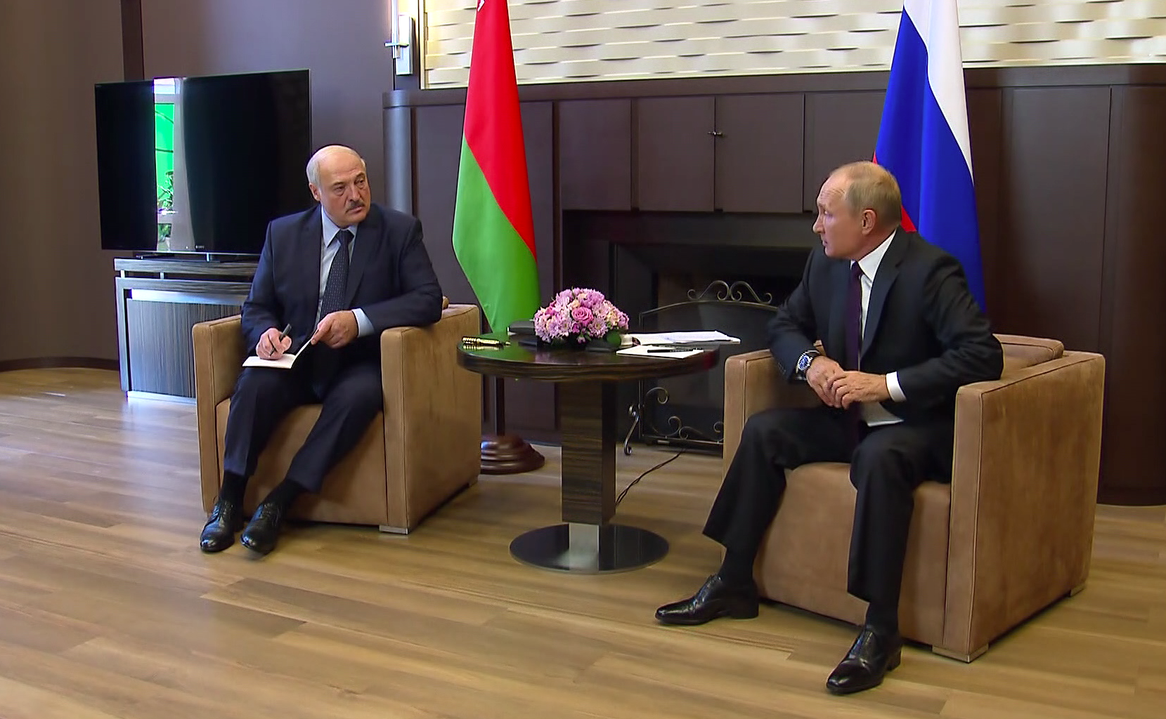 Путин и Лукашенко должны провести встречу в конце мая - СМИ