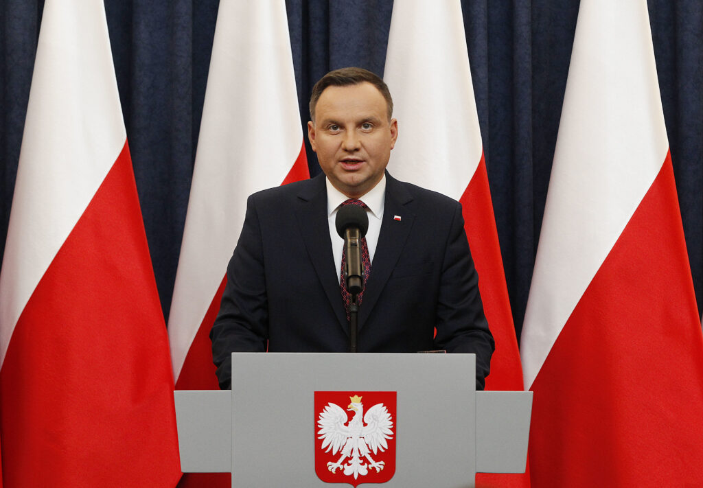 Польша активно продвигает свой имперский нарратив, претендуя на историческую память белорусов