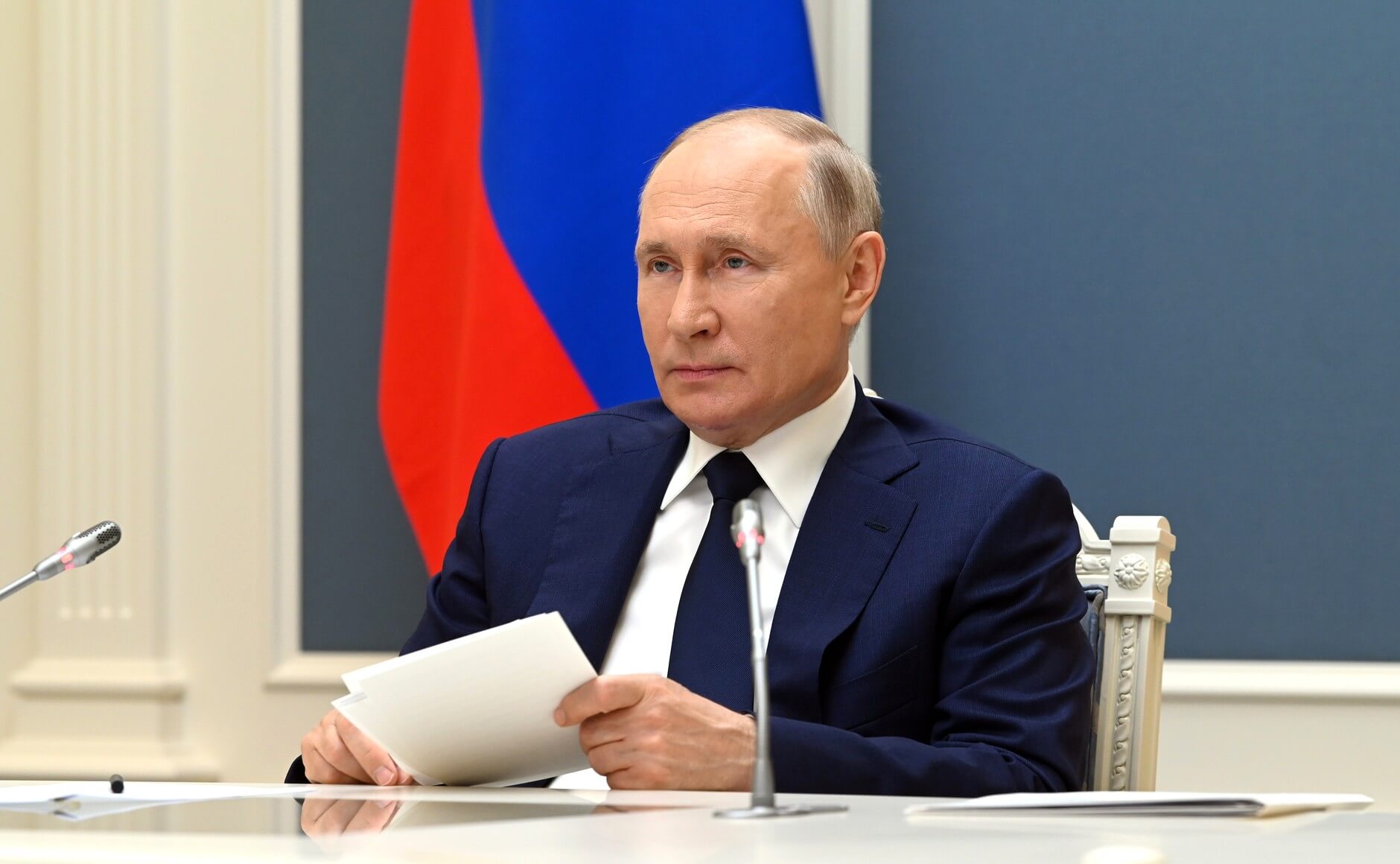 Путин утвердил Стратегию национальной безопасности РФ