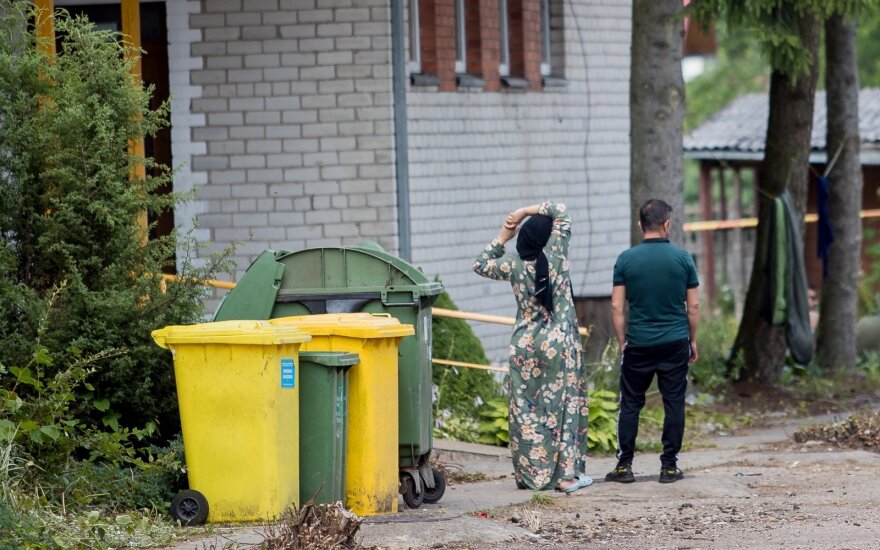 Жители литовского городка Девянишкес провели пикет против размещения мигрантов