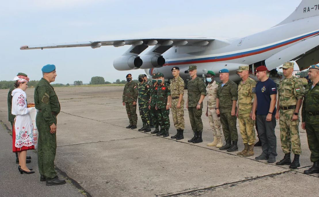 Военнослужащие из России прибыли в Беларусь