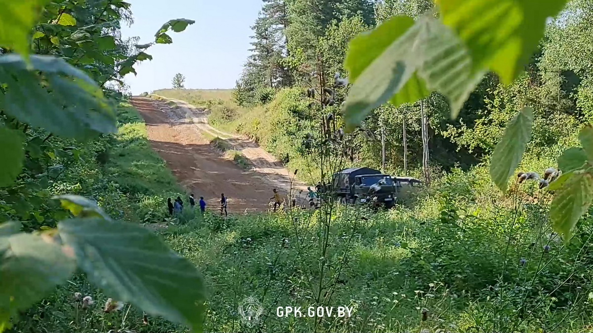 Польша начала доставлять беженцев к белорусской границе