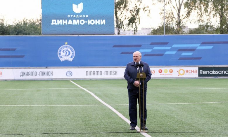 Лукашенко назвал игру белорусских футболистов убожеством
