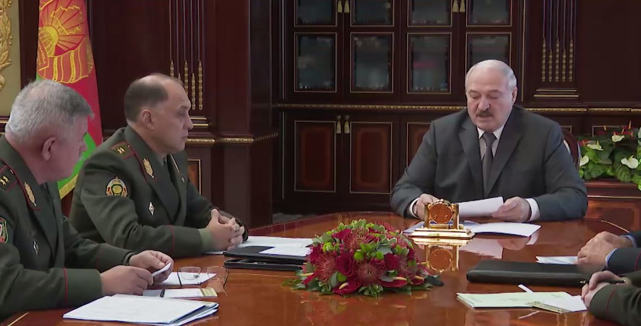 Президент обвинил Евросоюз в жестоком обращении с мигрантами