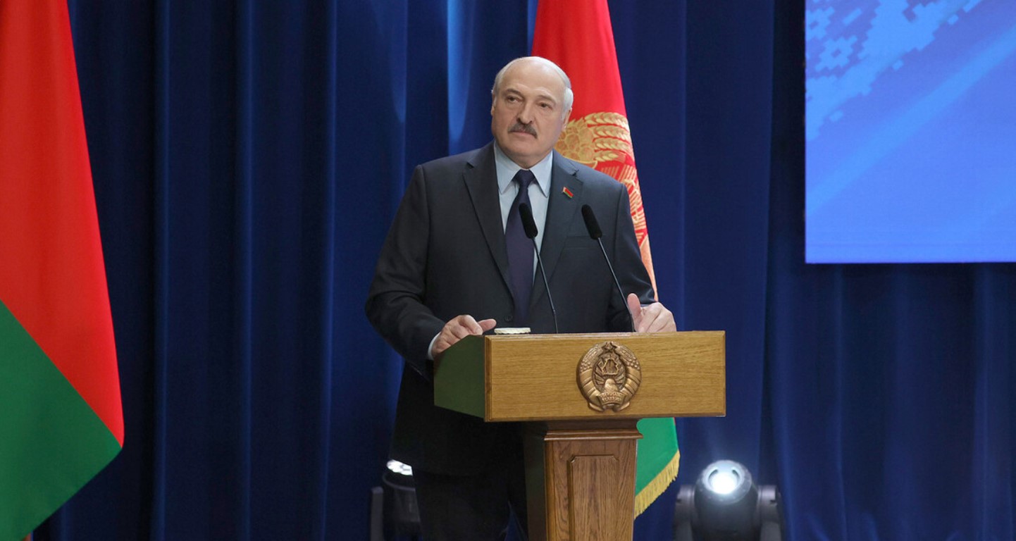 Лукашенко: Я не собираюсь вставать на колени