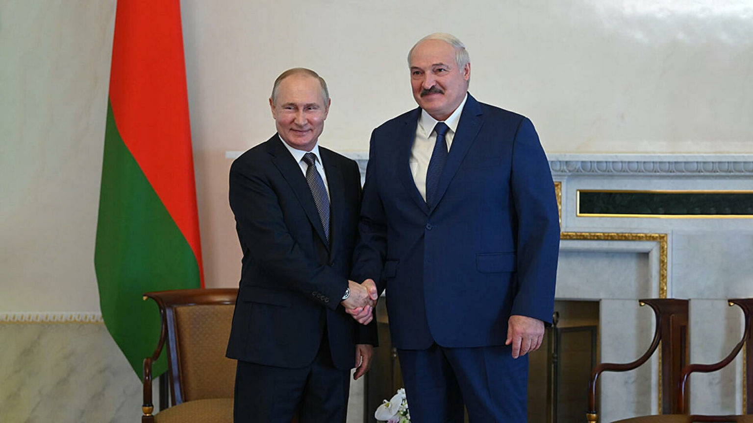 Мы с ним на "ты" - Лукашенко рассказал о взаимоотношениях с Путиным