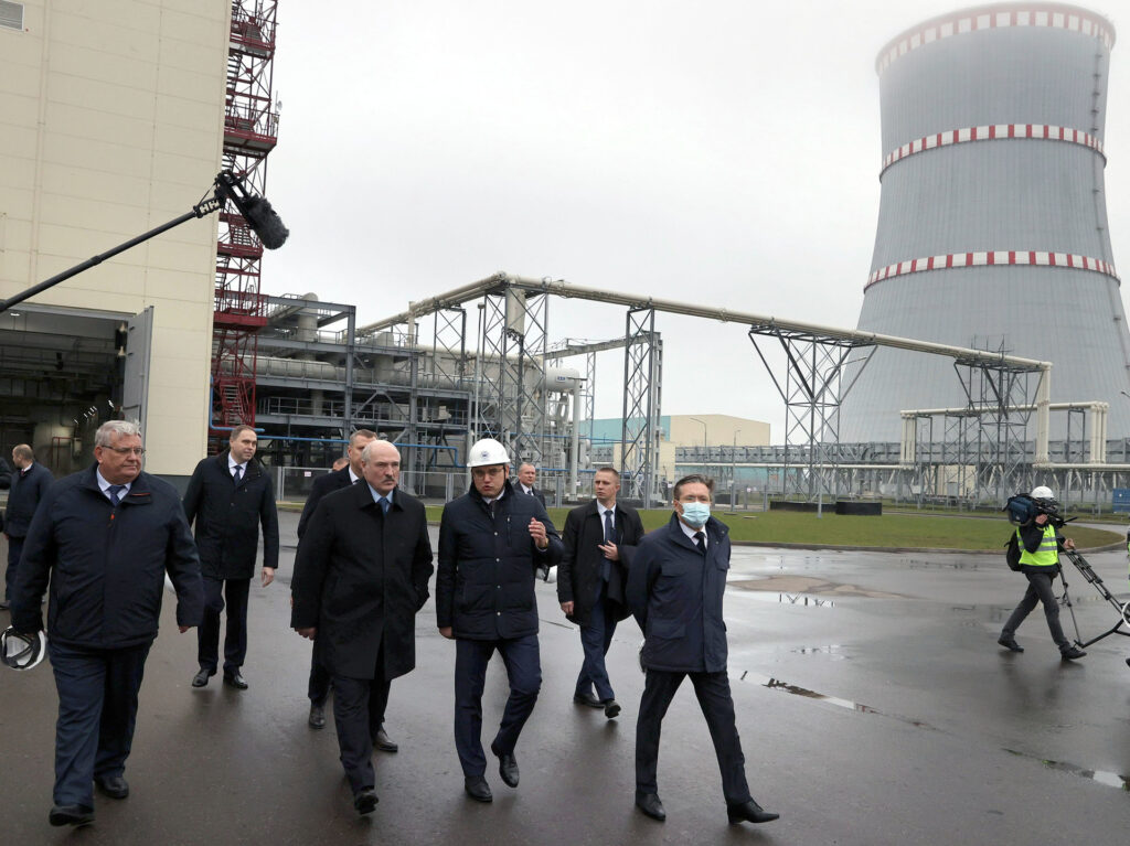 Несмотря на критику БелАЭС, Литва не может отказаться от белорусского электричества