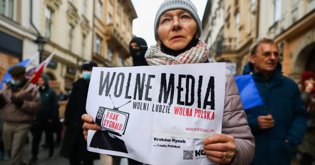 Новый закон о СМИ в Польше: свобода слова в опасности