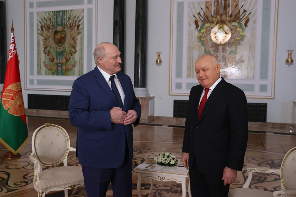Лукашенко признал Крым российским де-факто и де-юре — мнение