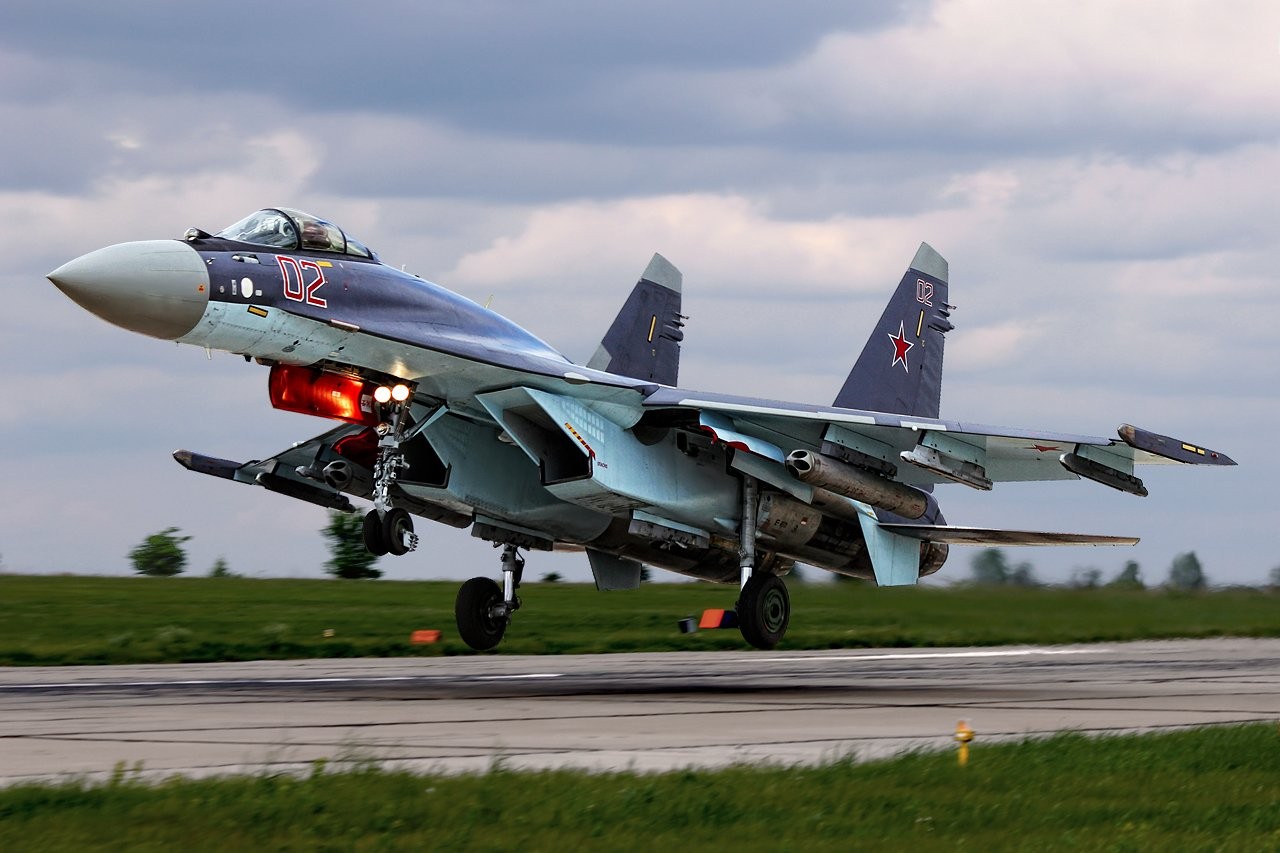 Российские истребители Су-35С отработают в Беларуси полеты на максимальную дальность