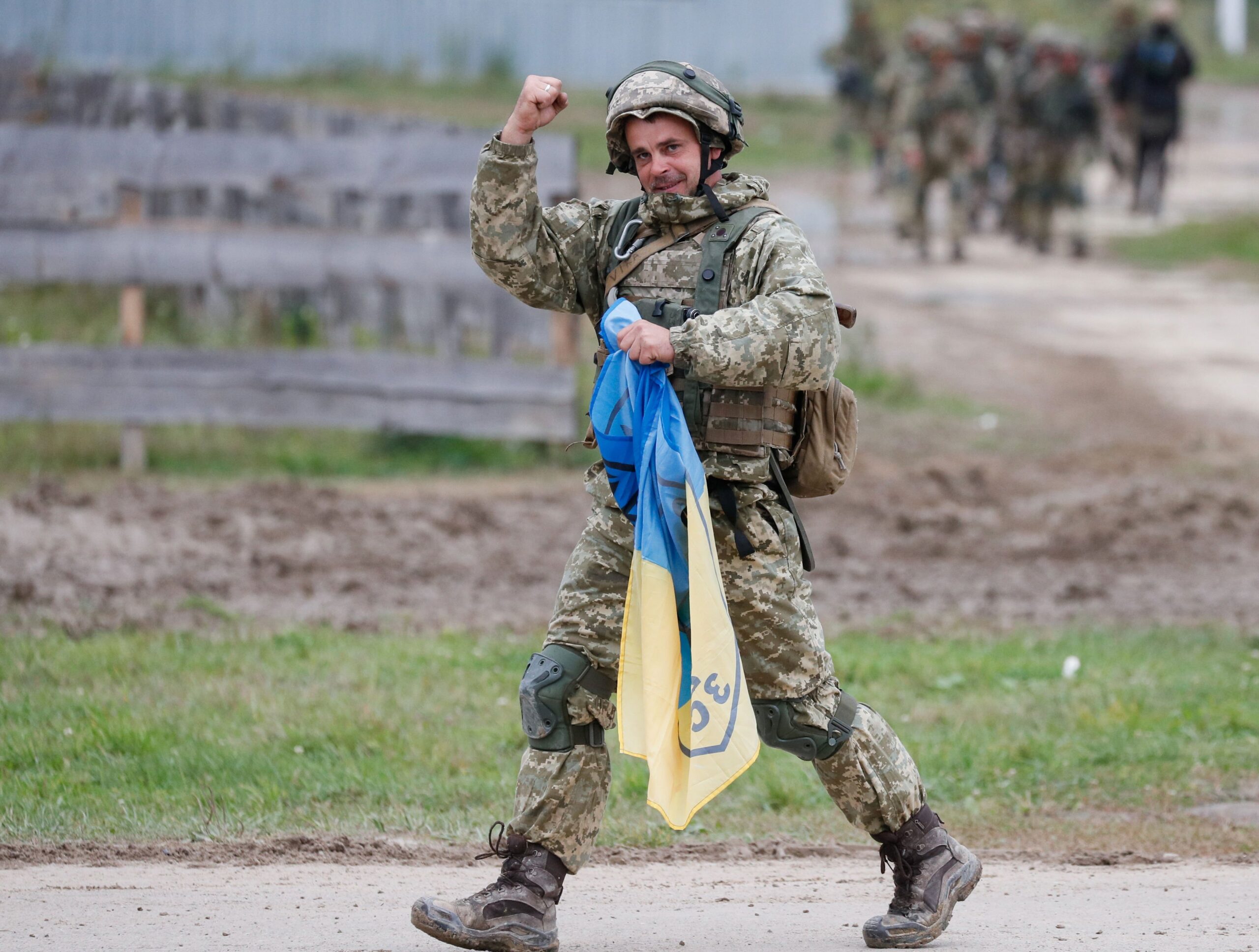 Войска нато на украине последние новости. Украина НАТО. Военные американцы на Украине. Женщины в украинской армии.