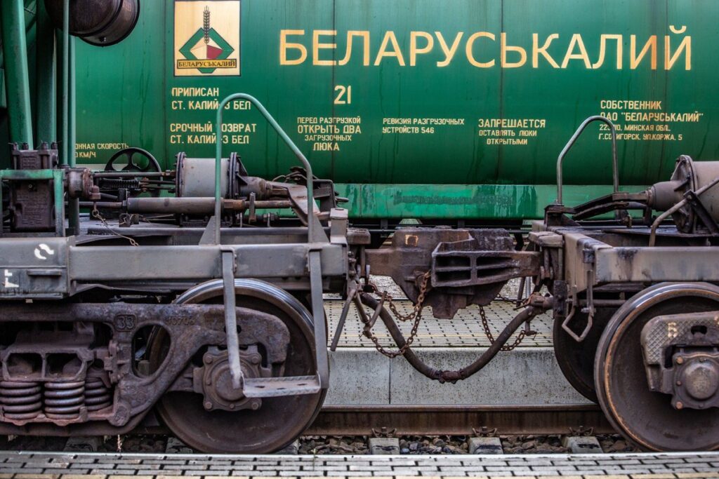 Расторжение контракта между "Беларуськалием" и "Литовской железной дорогой" - политическое решение и большая глупость Вильнюса