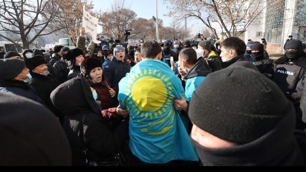 Казахстан столкнулся с вооруженным актом агрессии, подготовленным за рубежом