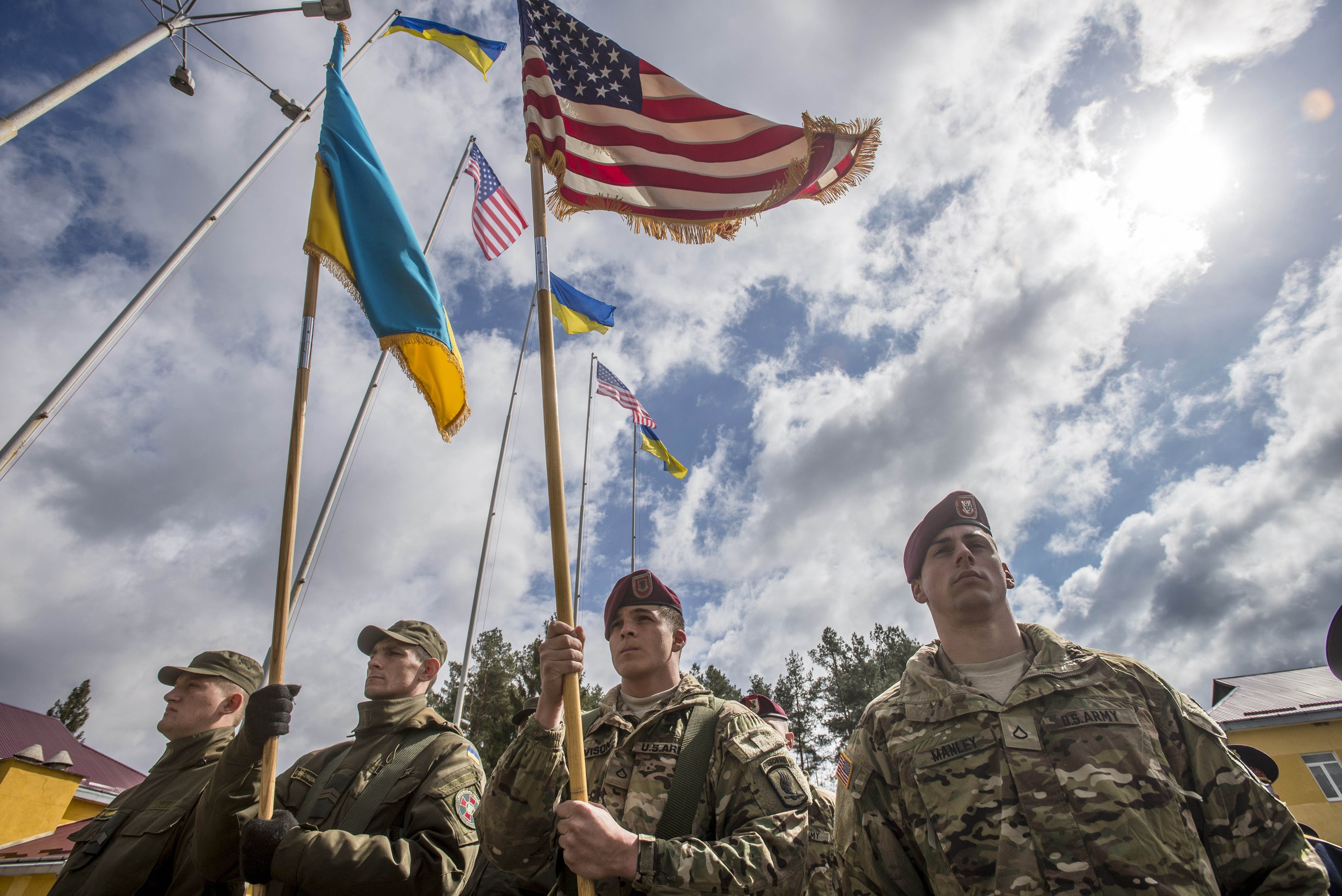 МИД РФ прокомментировали большое количество американских военных на территории Украины