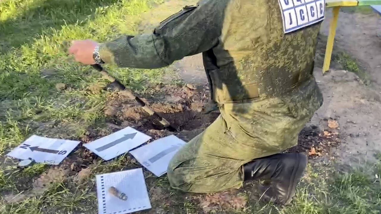 Украинская армия продолжает обстреливать ЛНР