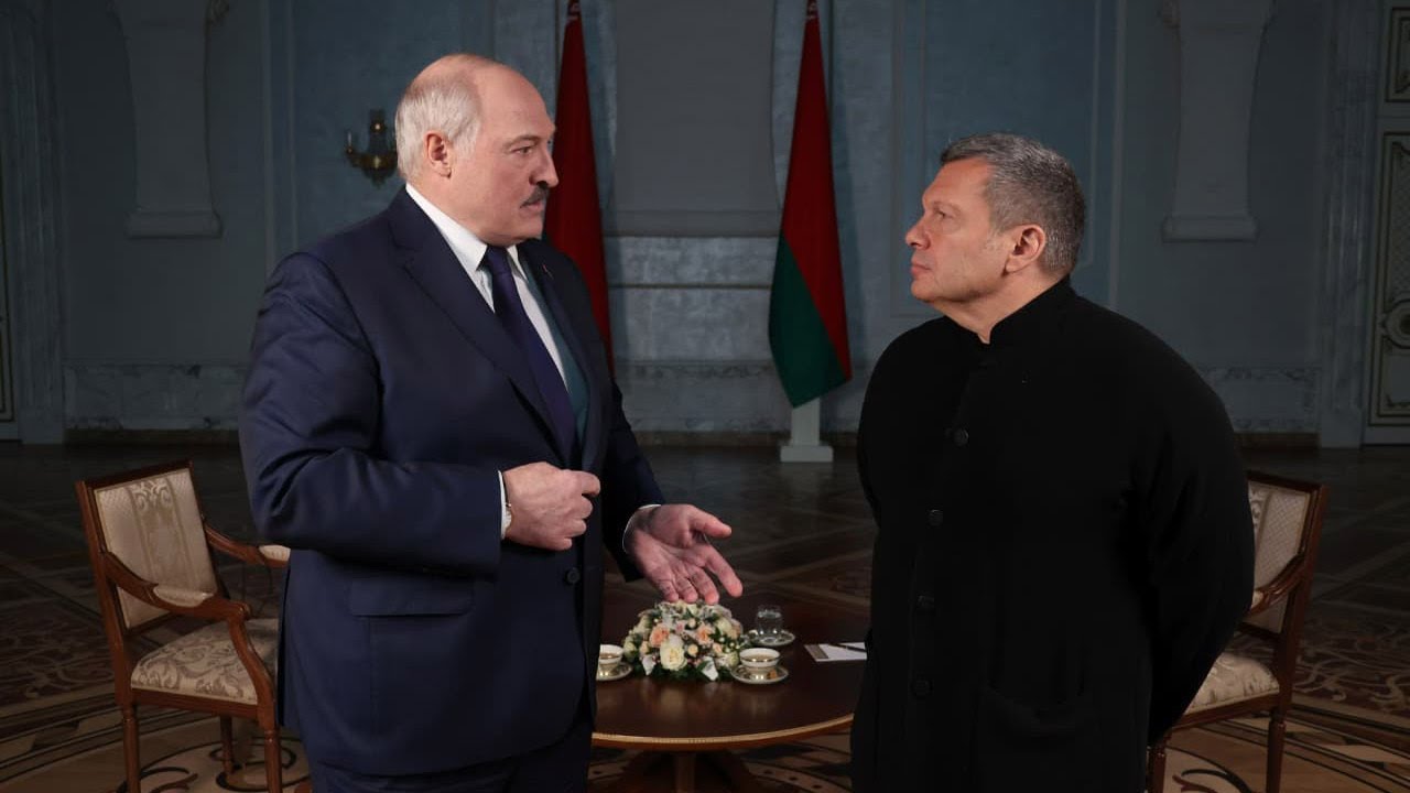 Лукашенко рассказал, что готов передать власть в стране, если в Беларуси будет спокойно