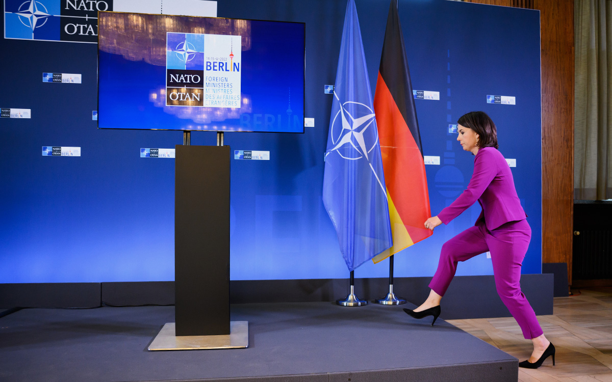 В Германии обвинили НАТО в игнорировании интересов безопасности России