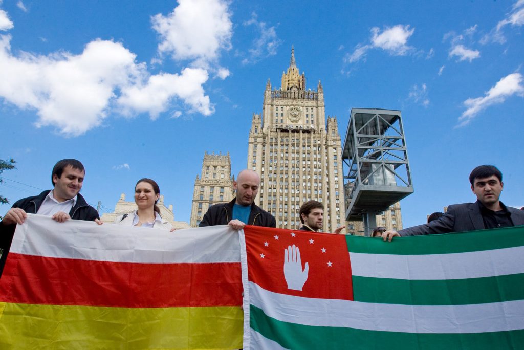 Как признание Абхазии и Южной Осетии поможет Беларуси?