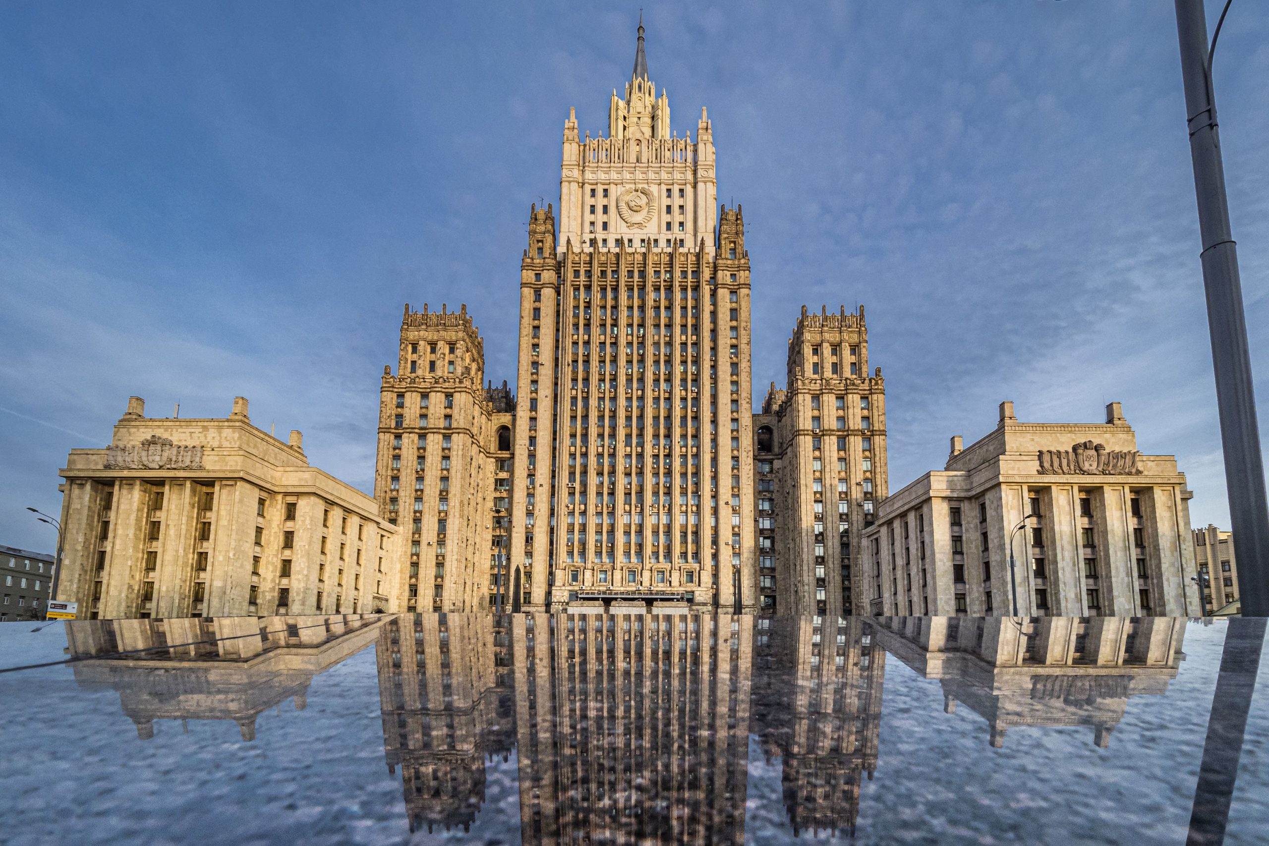 НАТО приближается к прямому военному столкновению с Россией – МИД РФ