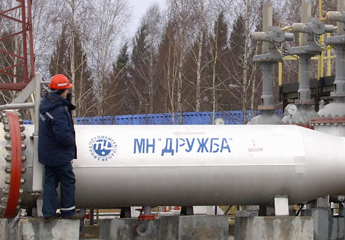 МИД РФ пообещал сохранить объем прокачки нефти через Украину