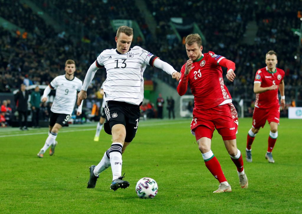 «В ужасающем положении». Лукашенко раскритиковал состояние футбола и многих других видов спорта в Беларуси