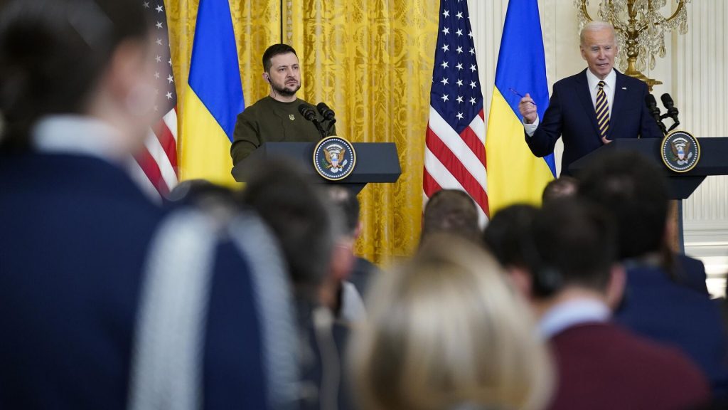 Западные деньги для Украины выброшены на ветер