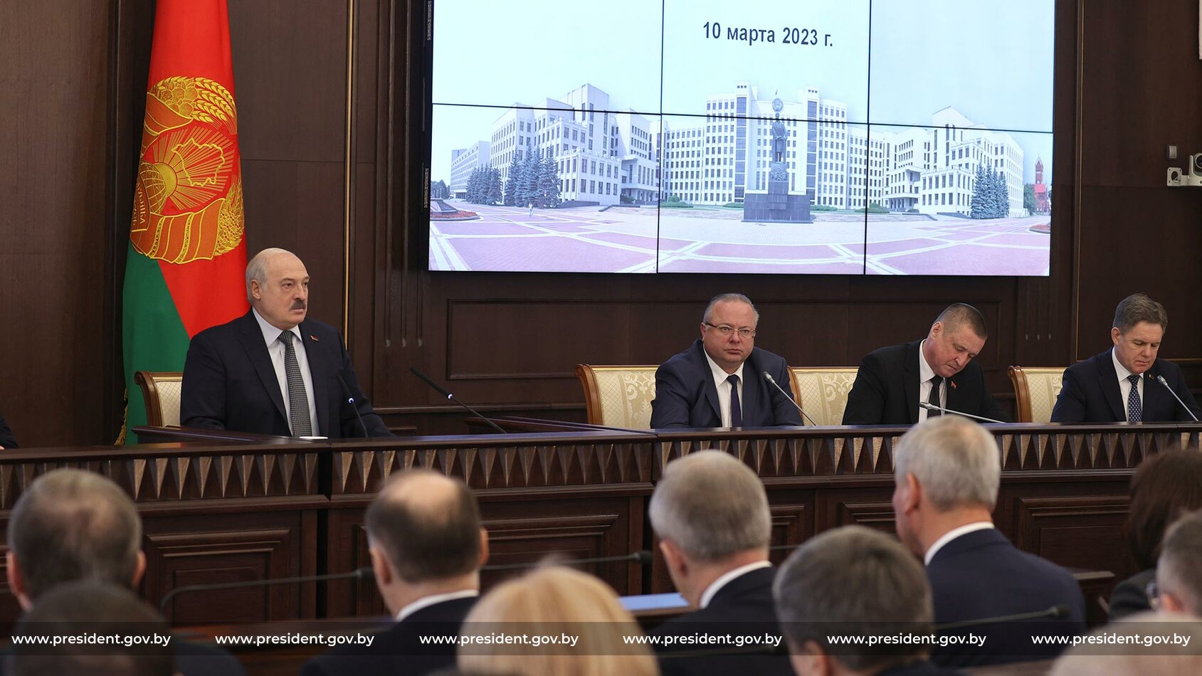 Президент: беспредела с уровнем цен в Беларуси не допустят