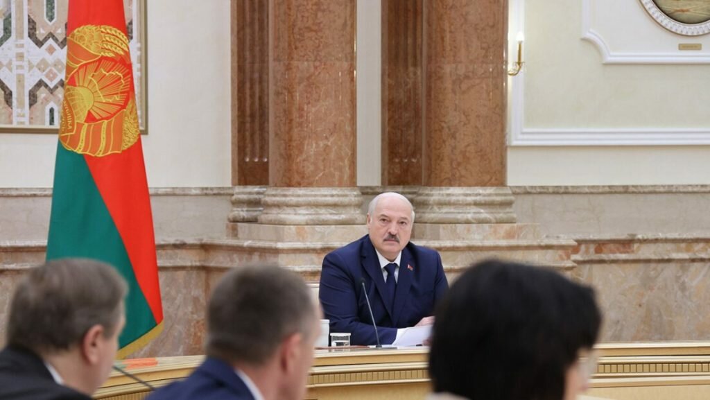 Лукашенко: С лекарствами в республике полный бардак
