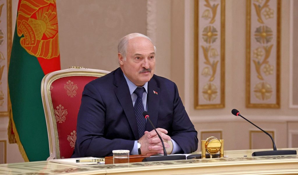 Лукашенко: Россия готова была заключить договор и урегулировать конфликт на Украине