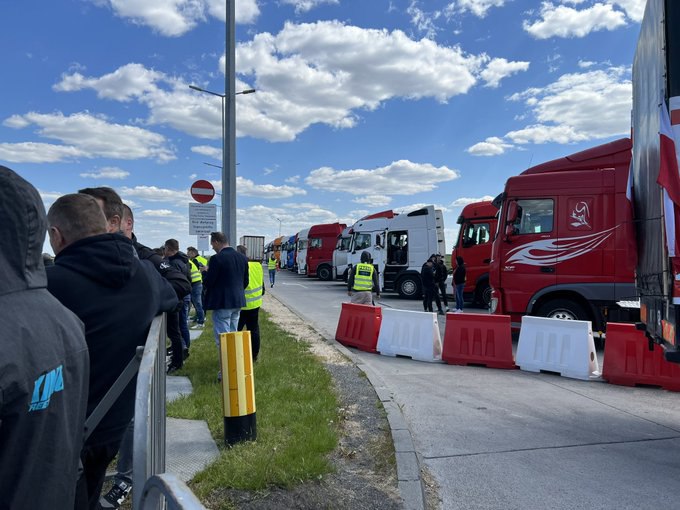 Польские дальнобойщики инициировали блокаду движения на границе с Беларусью