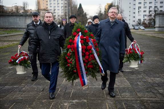 МИД РФ выразил протест Польше из-за недопуска посла к мемориалу в Варшаве