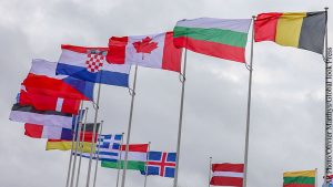 Запад будет терять позиции лидерства в экономике и политике - эксперт