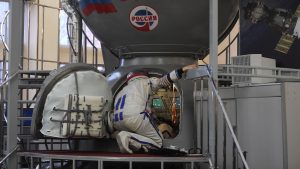 Мезенцев сообщил о начале подготовки женщины-космонавта из РБ к полету на МКС