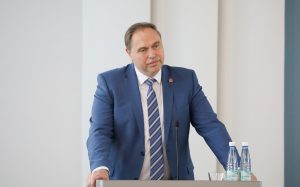Караник провел встречу с делегацией Алтайского края