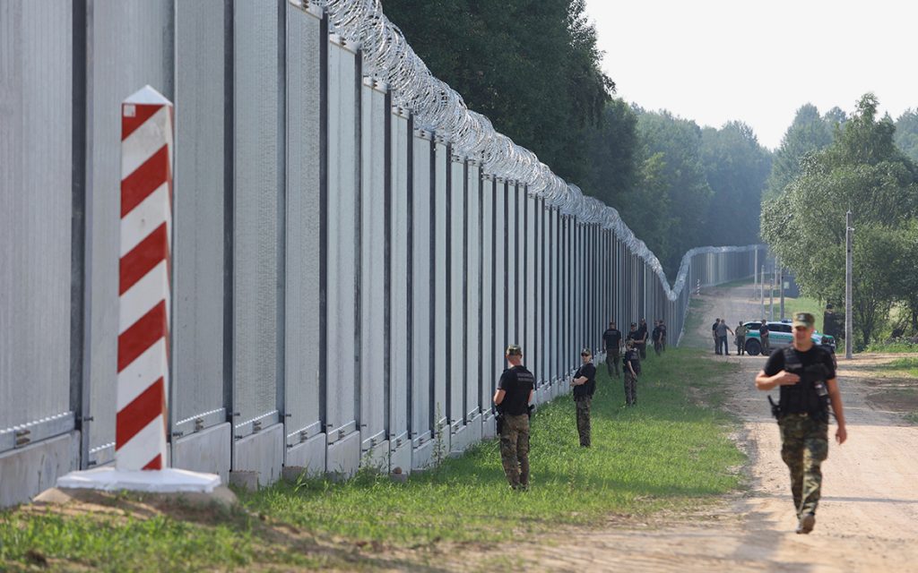 В Польше отчитались о завершении строительства «электронного забора» на границе с Беларусью