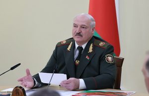 Лукашенко провел два совещания с силовиками на фоне событий в РФ