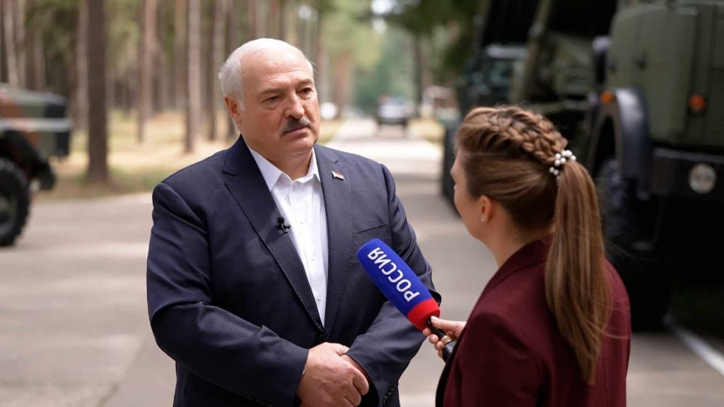 Если начнется война, я у общества ничего спрашивать не намерен -Лукашенко