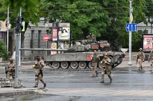 Путин поблагодарил Лукашенко за помощь в урегулировании мятежа