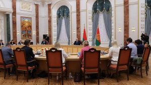 Лукашенко уверен, что пока еще есть возможность договориться по Украине