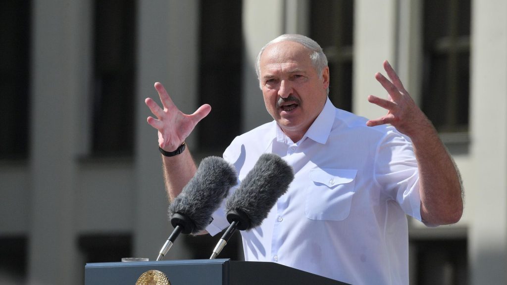 Лукашенко рассказал, кто мешает сотрудничеству Беларуси и Франции