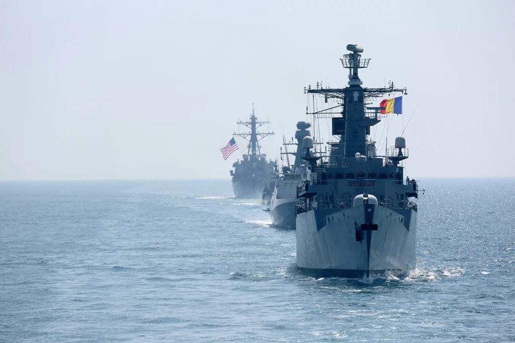 Корабли, идущие в порты Украины, будут считаться перевозчиками военных грузов