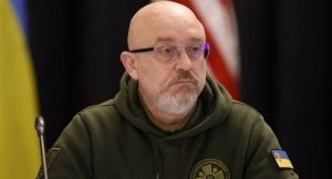 Украина продолжит наносить удары по Крымскому мосту - Резников