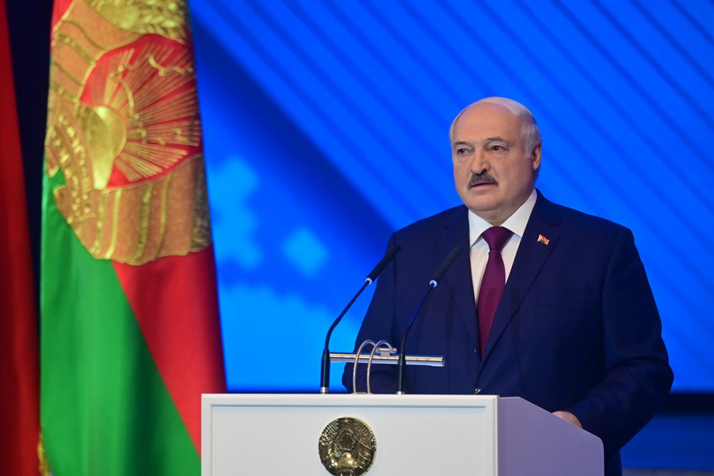 Лукашенко поздравил белорусов с Днем Независимости