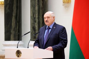 Лукашенко: Беларусь в политике опирается на Россию и Китай