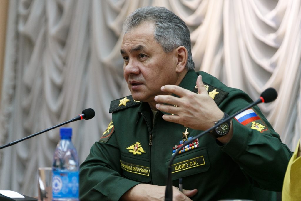 Шойгу: страны НАТО стягивают силы к границам Союзного государства