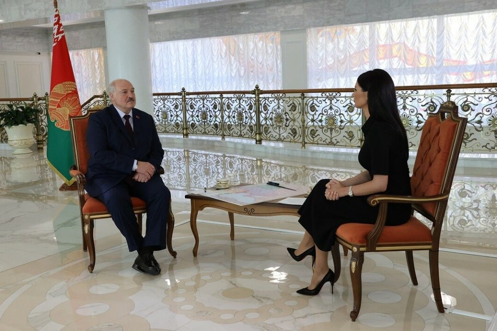 Лукашенко рассказал, почему российская армия в 2022 году пошла на Украину из Беларуси